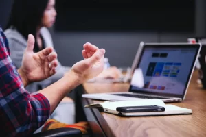 Entenda como a consultoria empresarial auxilia empresas familiares.